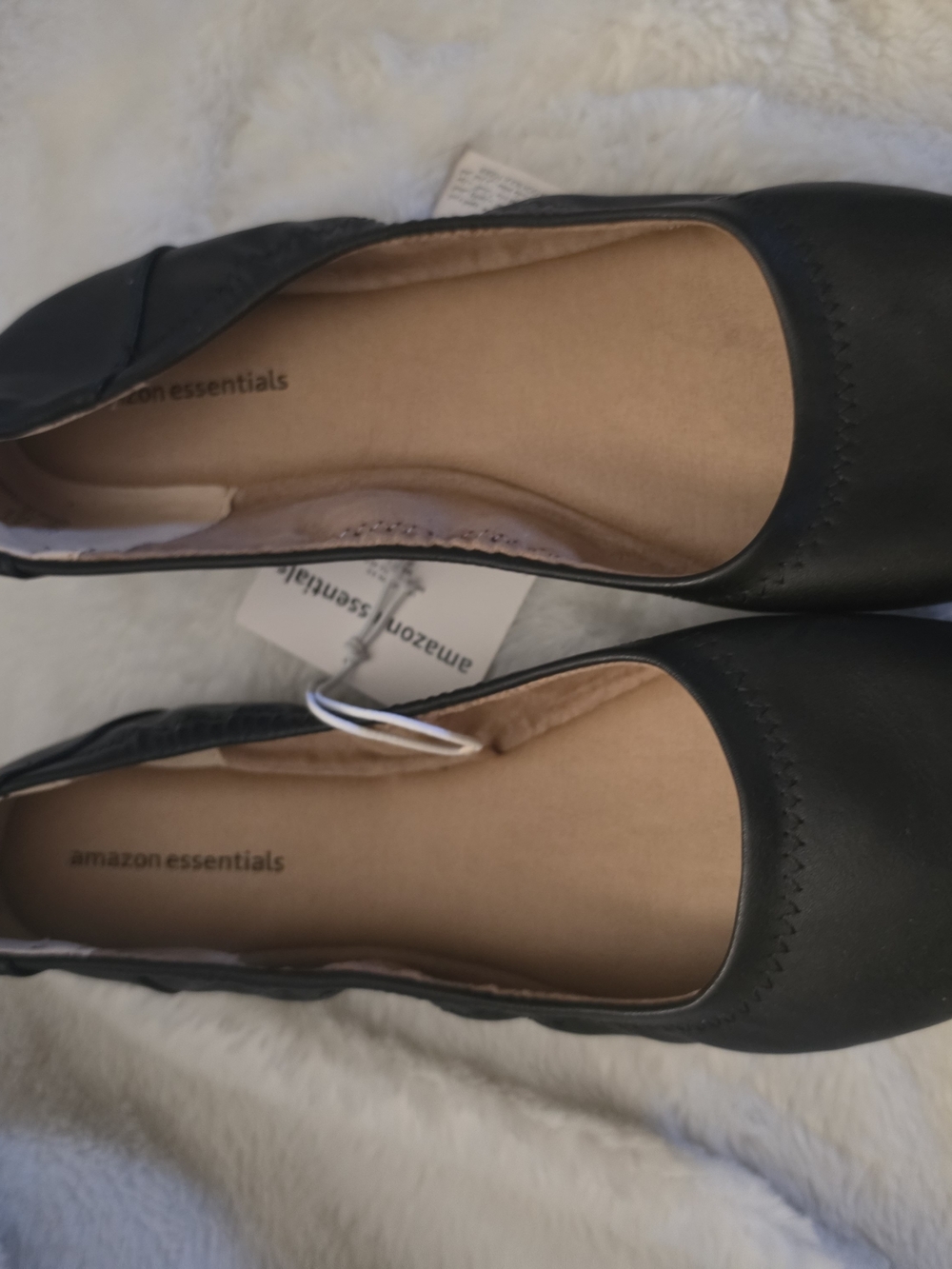 Amazon Essentials Black Women's Ballet Flats